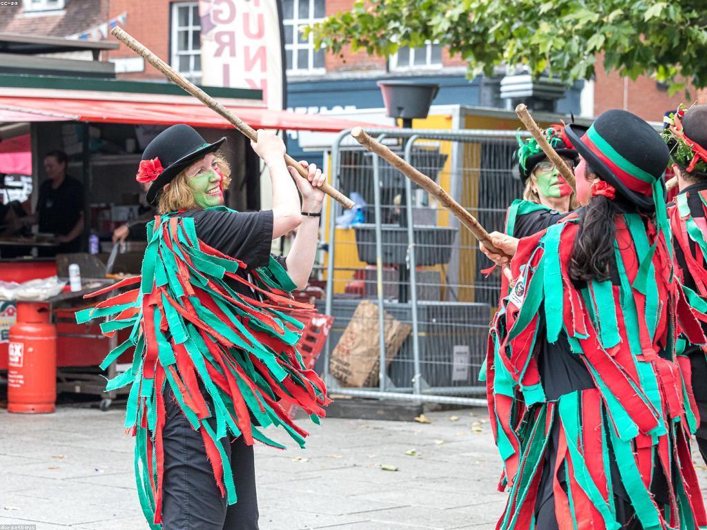 សកម្មភាព និងព្រឹត្តិការណ៍៖ ការបង្កើនជីវិតសង្គម